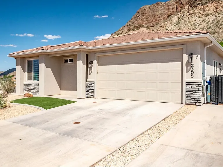 2305 S 630 W — Photo 1