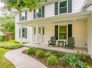 919 Blackberry Ln, Webster, NY 14580