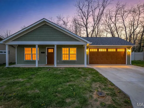 131 N Alexander St, Farmington, MO 63640