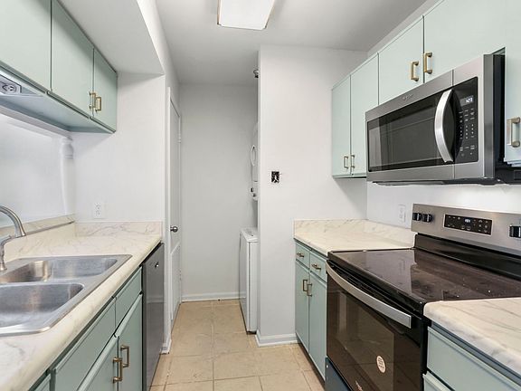 3rd image of 5137 Nicholson Dr APT B33