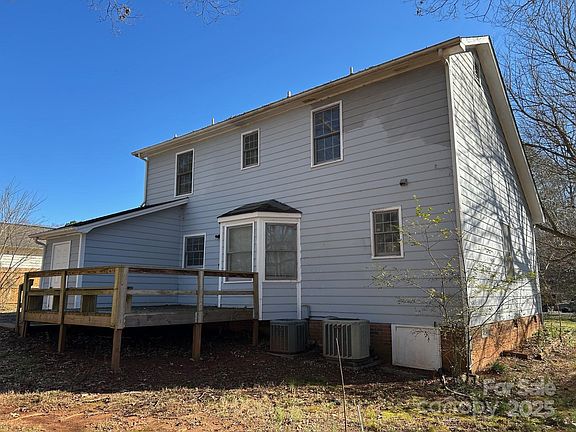 4th image of 213 Wood Duck Ct