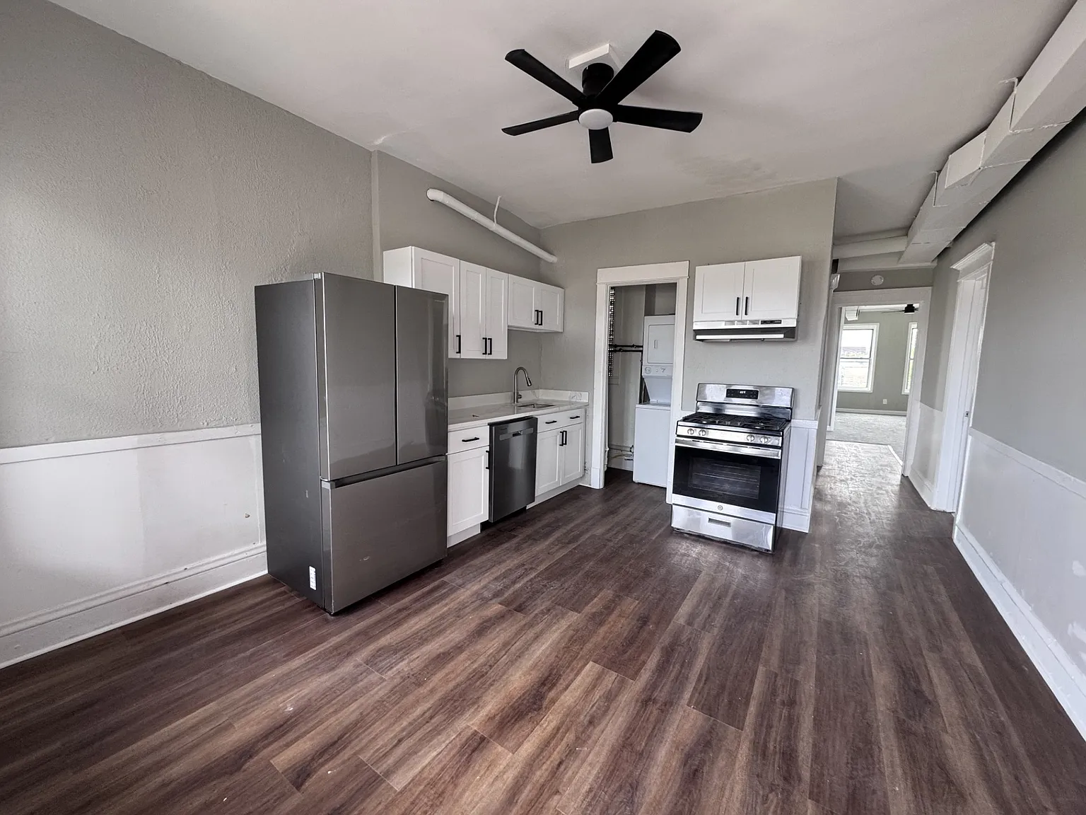 3 bed, 1200 sqft, $2,200 — Photo 4