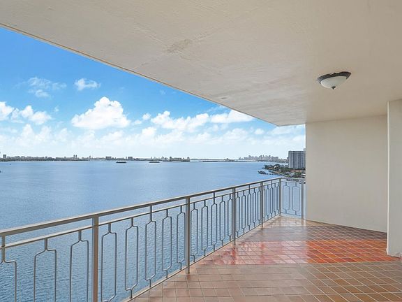 5th image of 11111 Biscayne Blvd #1601