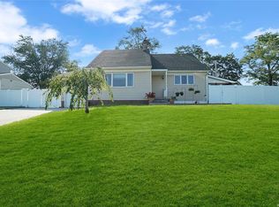 32 Millford Ln, Centereach, NY 11720