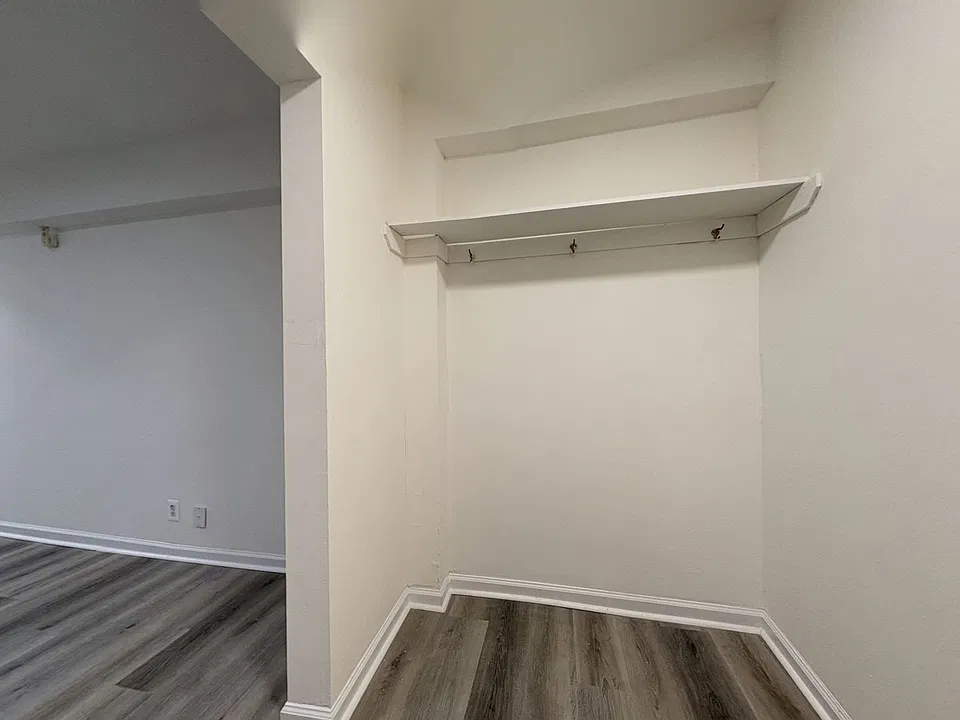 Chester Lynn Apartments