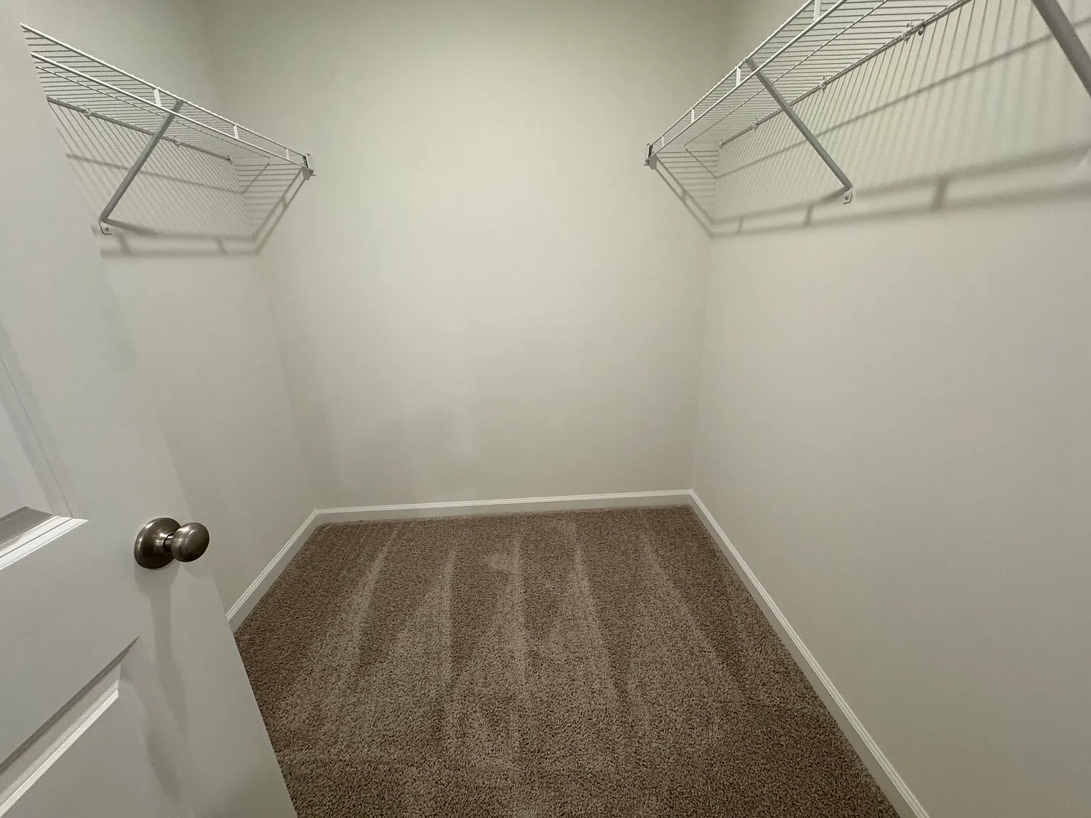 3 bed, 2.5 bath, 1736 sqft, $1,975 — Photo 3