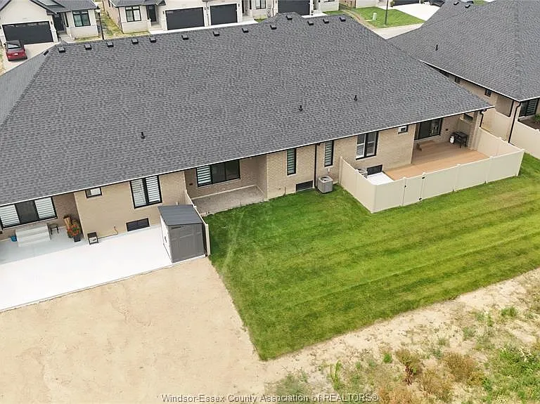 2578 Barkley Ave — Photo 18
