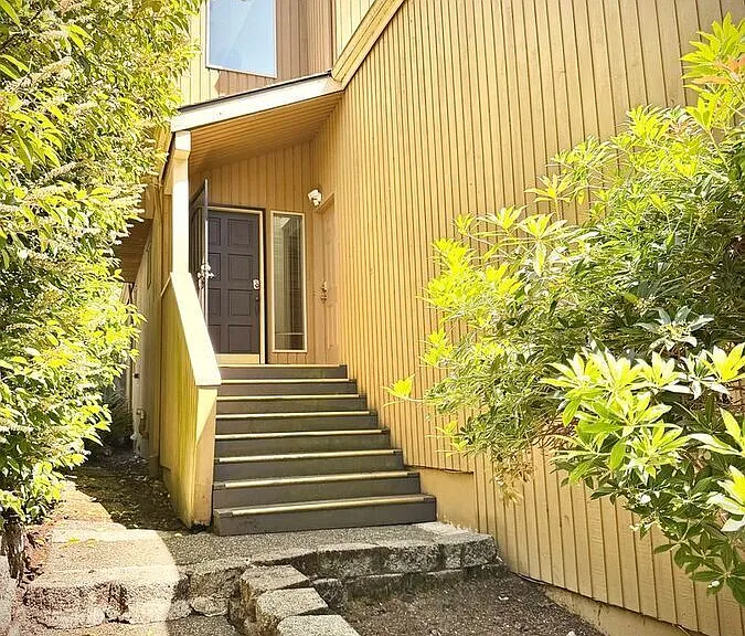 14124 Phinney Ave N #UPPER — Photo 2