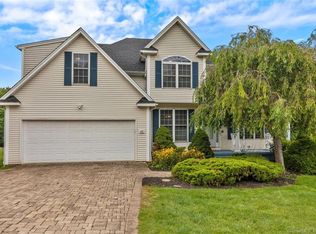 45 Charles Mary Dr, Middletown, CT 06457