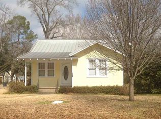 601 Lee Ave, Crystal Springs, MS 39059