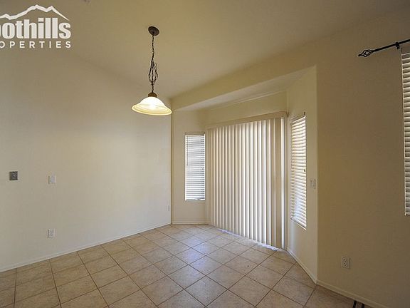 4th image of 4381 N Sunset Cliff Dr