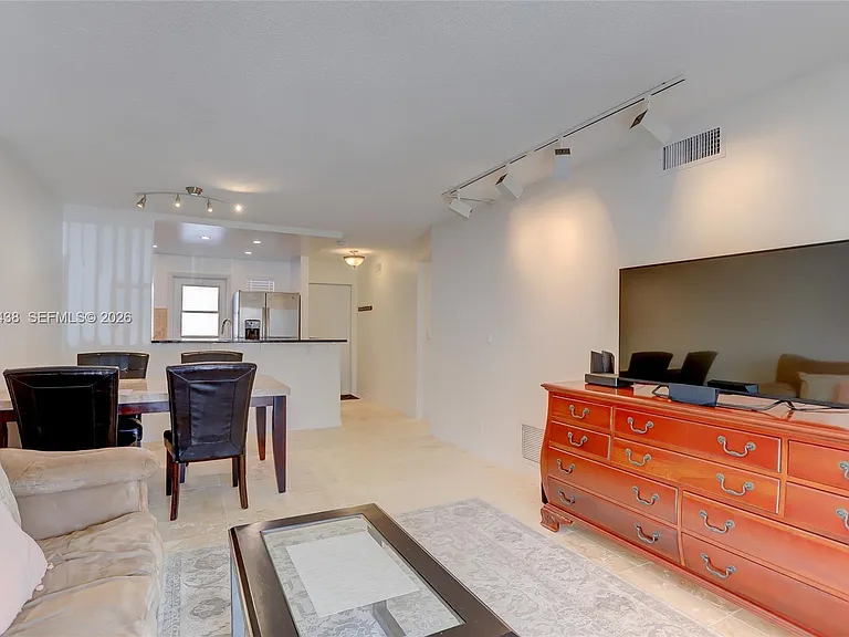 2212 NE 1st Way #101 — Photo 14