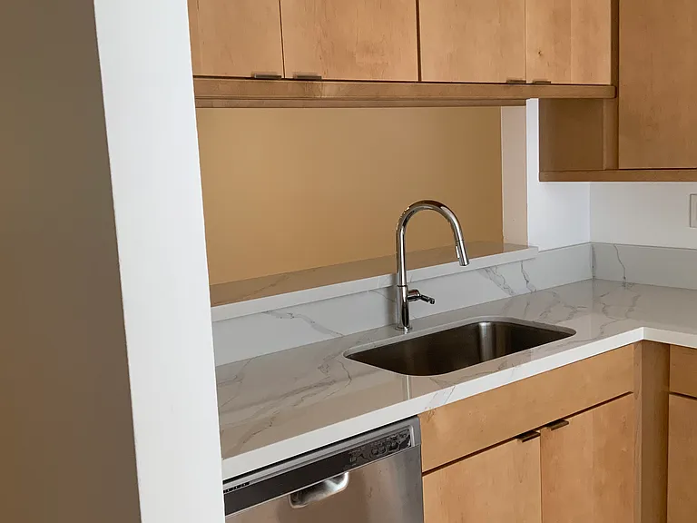 628 Daisy Ave — Photo 5
