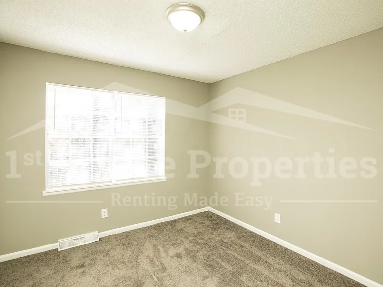 5140 Hickory Dr NE — Photo 8