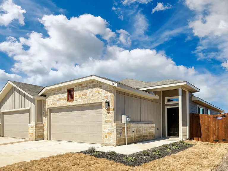 645 Fallow Dr — Photo 2