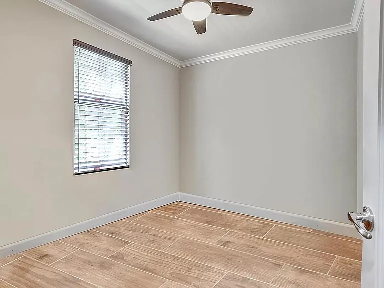 3921 W Payson Ave — Photo 8