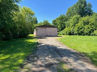 2134 E Coldwater Rd, Flint, MI 48505