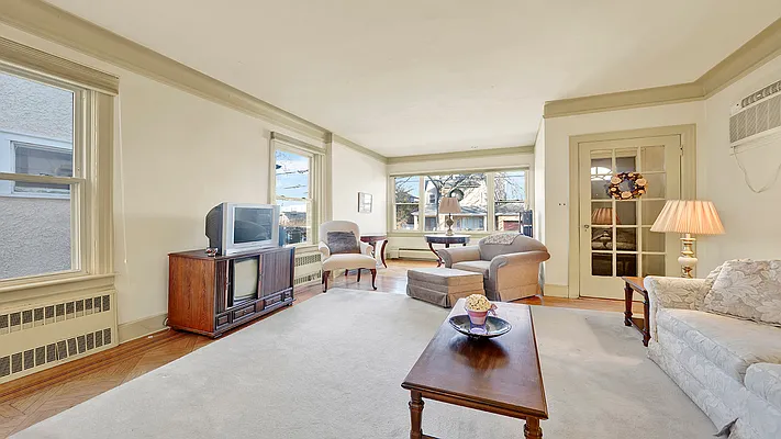 Sold by Remax Real Estate Professionals | media 9