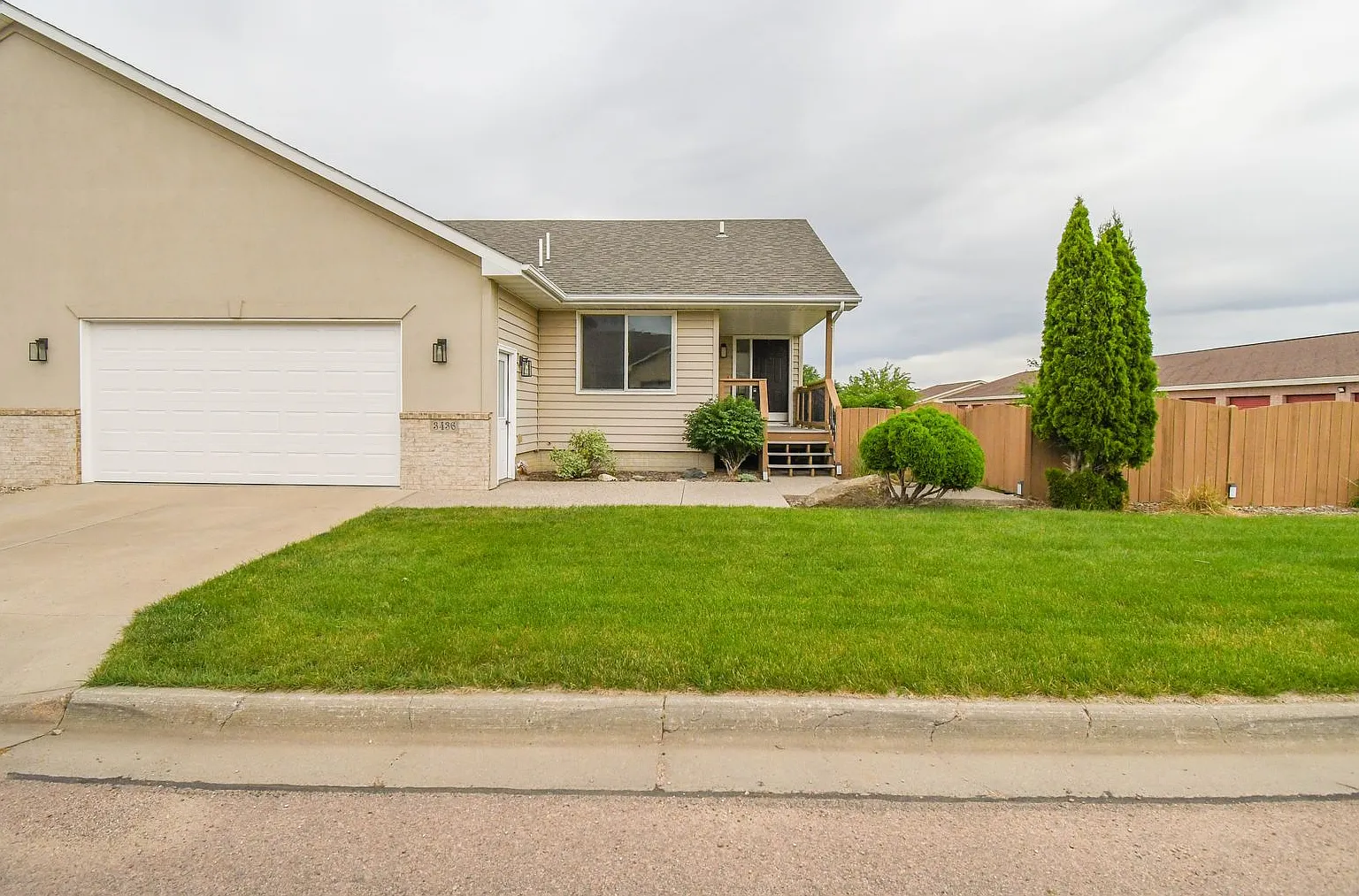 South Sioux Falls 3BR Twin Home | Main Floor Living & Finished Lower Level! — Photo 4