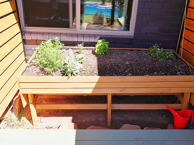 herbs planter