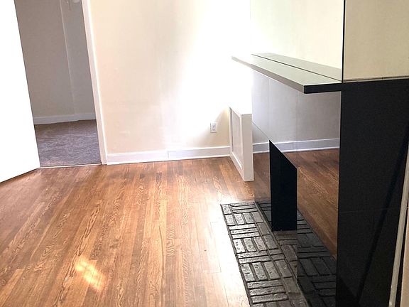 Lots of sunlight throughout this spacious living room