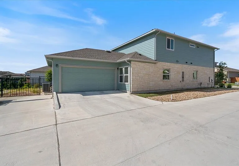 9015 Looksee Ln — Photo 34