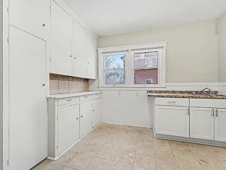 4584 Vancouver St — Photo 7
