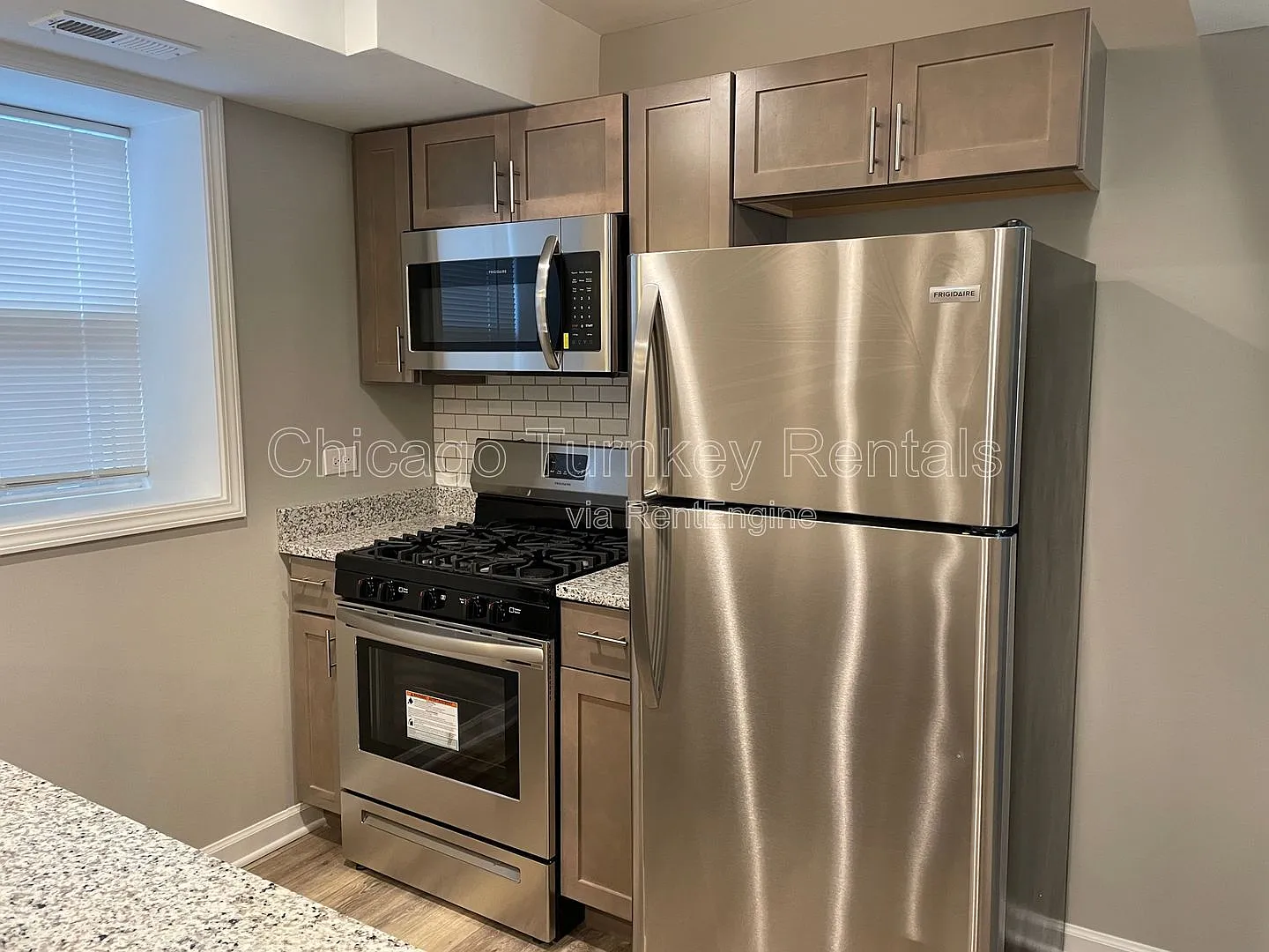 2 bed, 1.0 bath, $1,550 — Photo 2