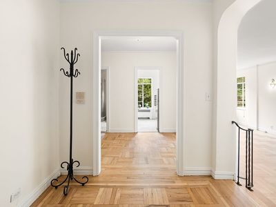 115 Payson Ave APT 5E, Manhattan, NY, 10034