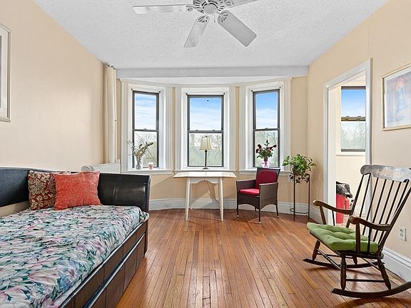 2nd image of 285 Lynn Shore Dr APT 405