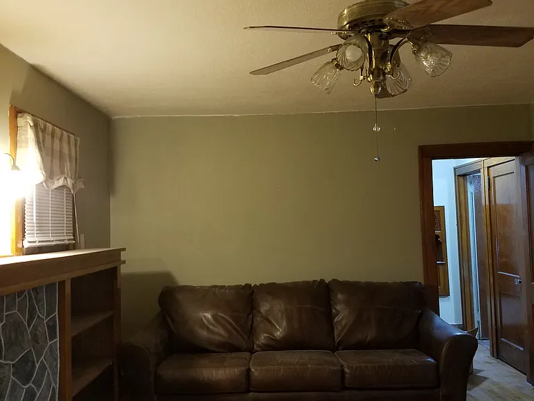 41 N Brockway Ave — Photo 2