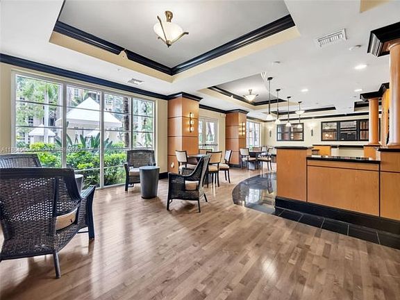 5th image of 3001 NE 185th St APT 523