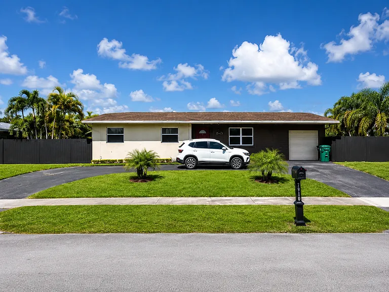 27662 SW 162nd Ct — Photo 1