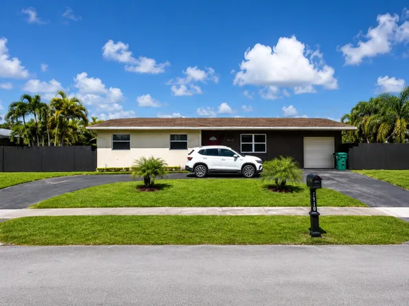 27662 SW 162nd Ct, Homestead, FL 33031