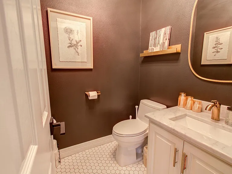 3010 Chenevert St — Photo 17