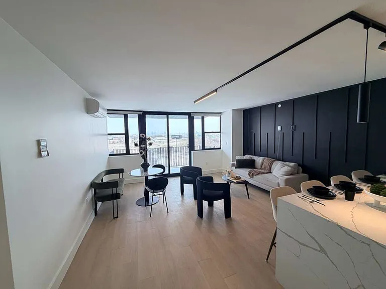 Cosmo 440 Luxury Apartments — Photo 16
