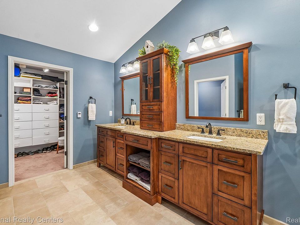 7480 Wyngate Dr, photo 25