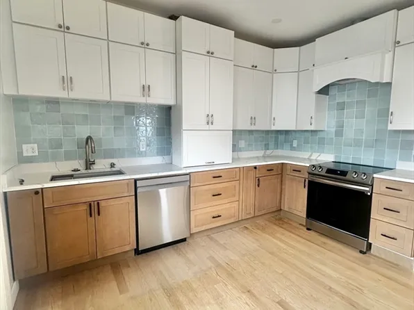 12 Story St APT 2, Boston, MA 02127