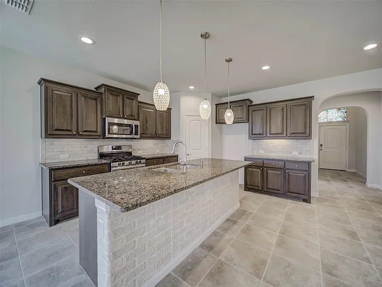 1100 Twin Brooks Ln — Photo 9