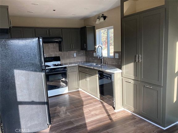 5th image of 1620 Edge Cliff Dr #1620