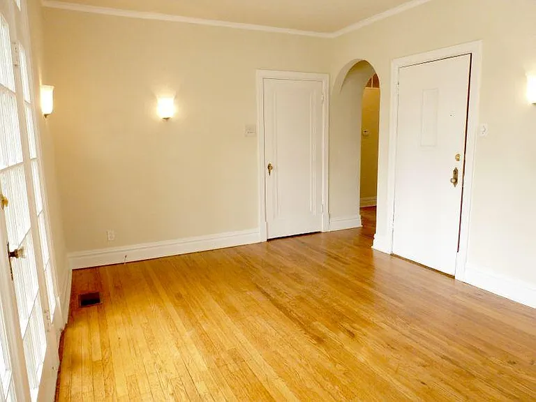 1214 Bellevue Ave — Photo 5