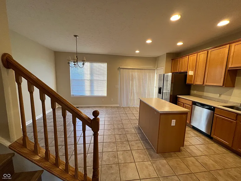 3522 Golden Gate Dr N — Photo 11
