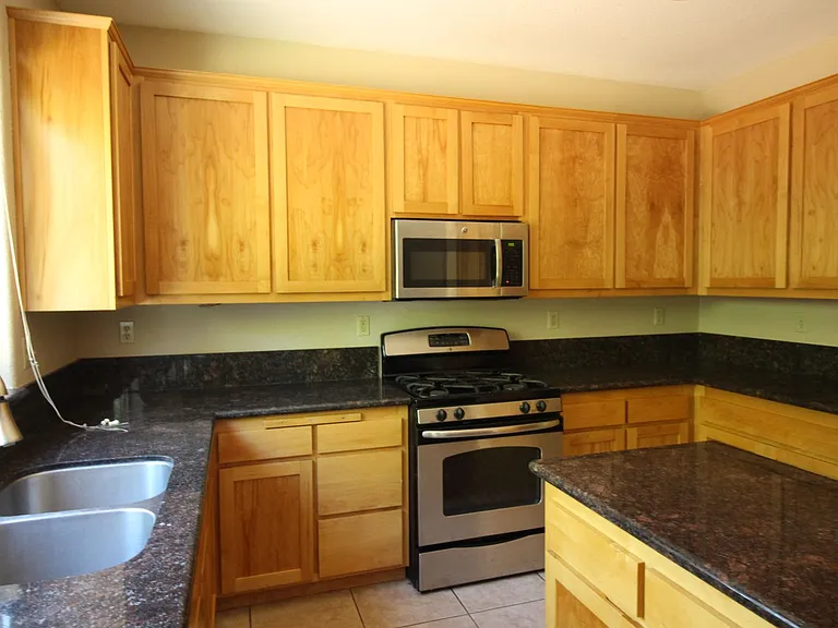 402 Healdsburg Ave — Photo 5