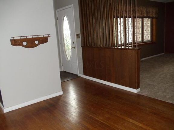 5th image of 852 Wayne Dr
