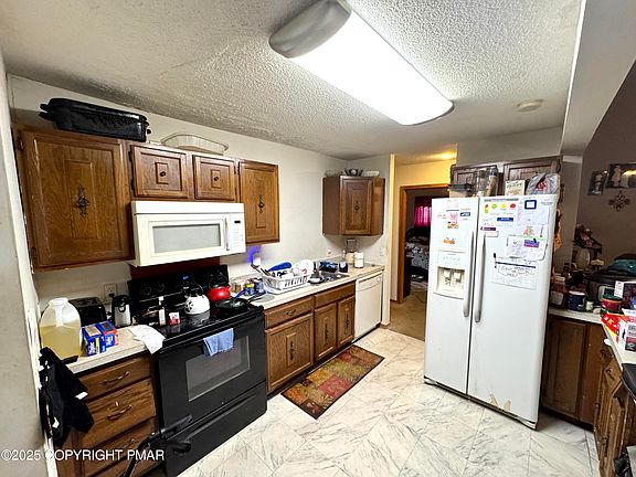 2nd image of 126 Feather Ln