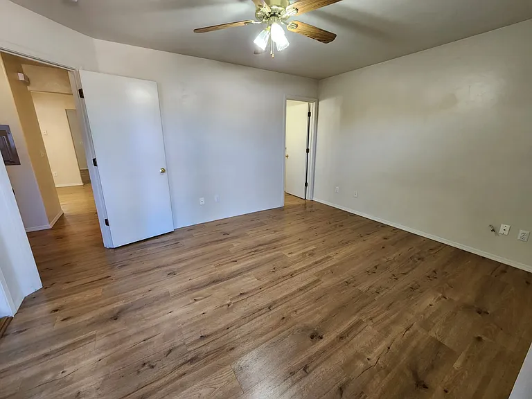4581 McClintock Cir #B — Photo 19