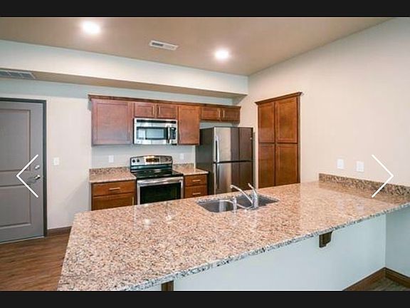 5th image of 405 Ashley Ct Unit 206