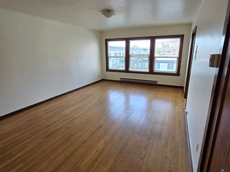 16 Valley St — Photo 3