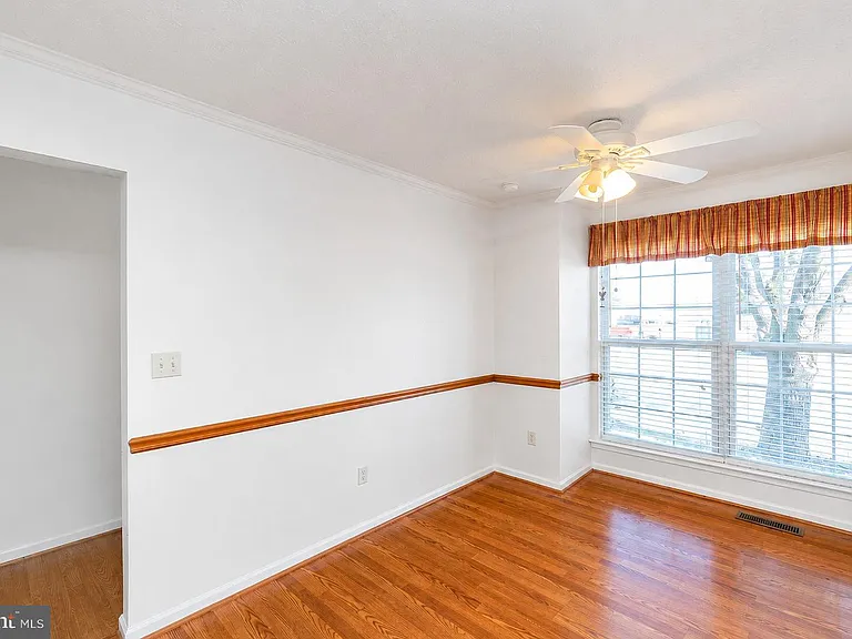 304 Chatham Sq — Photo 7