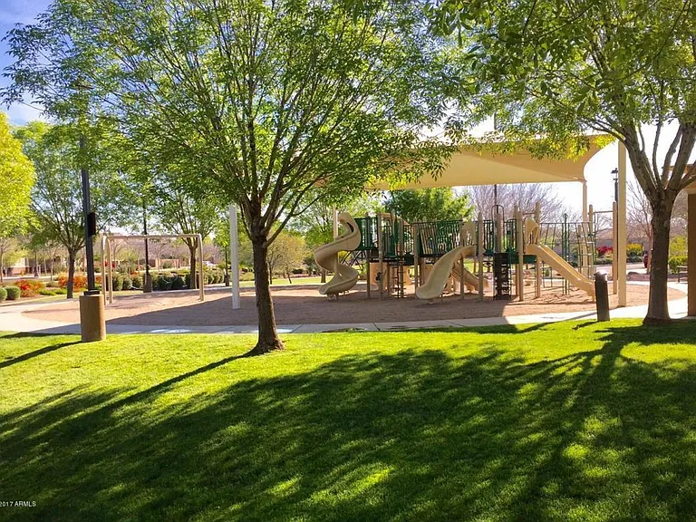 2099 S Martingale Rd — Photo 39